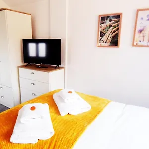 Maison d'hôtes Modern, Well Located En-suite With Parking - Orbitat, Cambridge