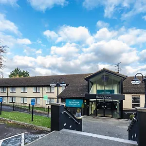 https://hallmark-gloucester.tophotelsbath.com