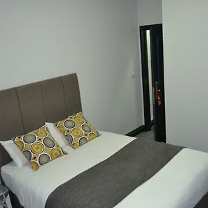 Hotel Manor House London, Woodford